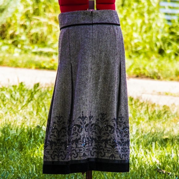 Ann Taylor LOFT mid length skirt - Picture 5 of 5